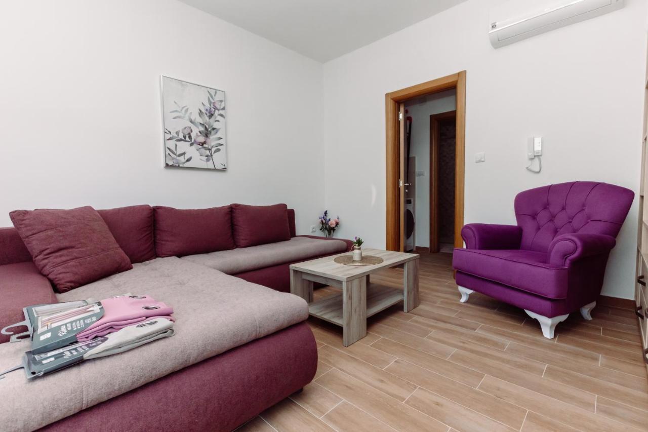 Waterfront Apartment Petrovina Kotor Bagian luar foto