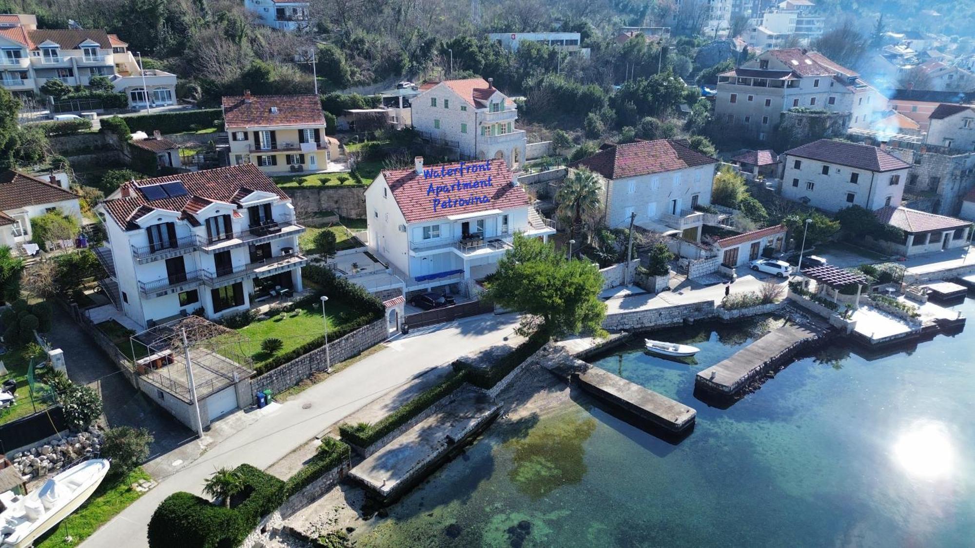 Waterfront Apartment Petrovina Kotor Bagian luar foto