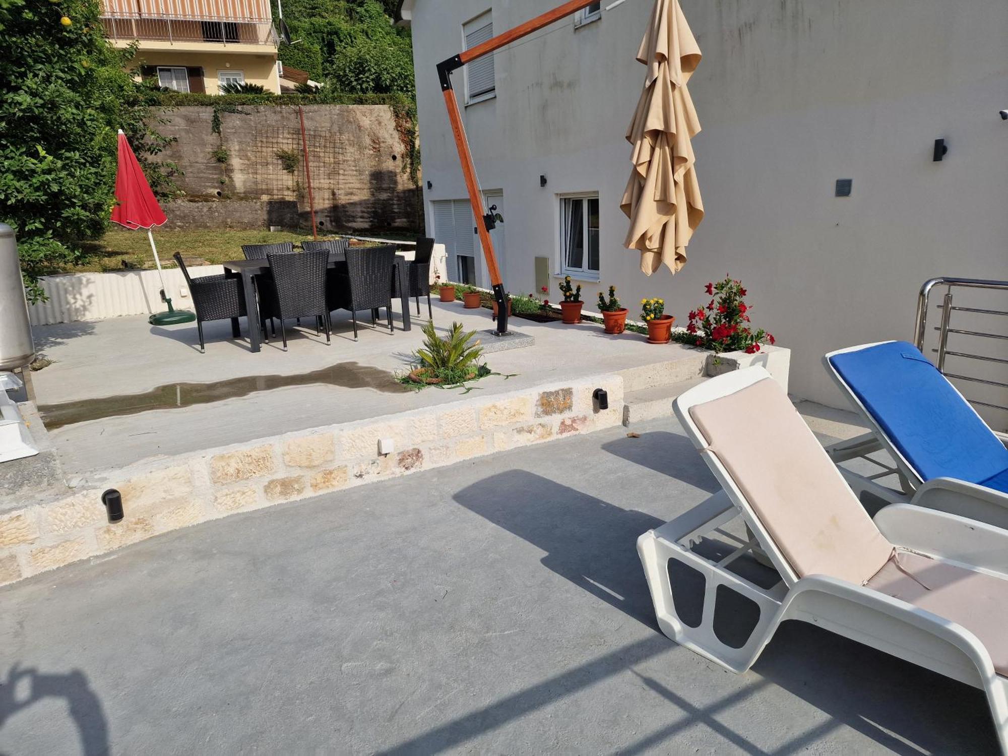 Waterfront Apartment Petrovina Kotor Bagian luar foto